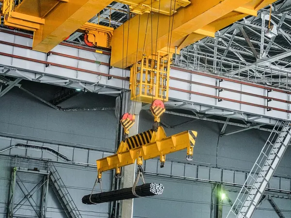 Ship hull section lifting with multi-leg assemblies